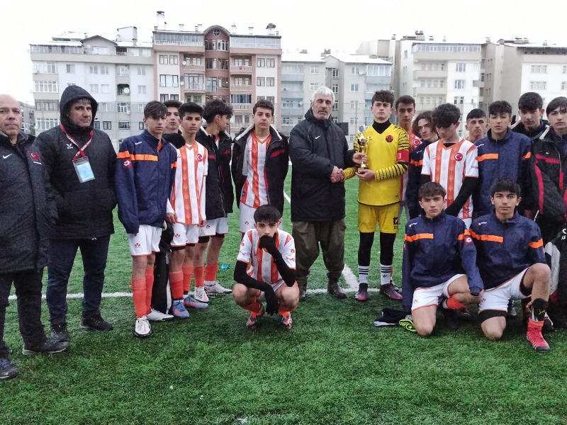  Erzurum İl Özel İdarespor Erzurum'u U-16 Türkiye finallerinde