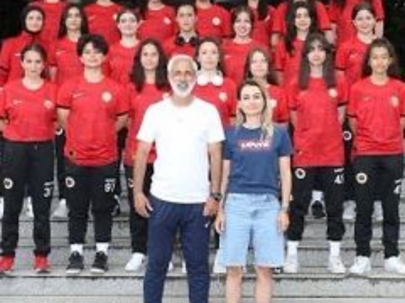  Gençlerbirliği Kadın Futbol Takımı moral yemeğinde buluştu.